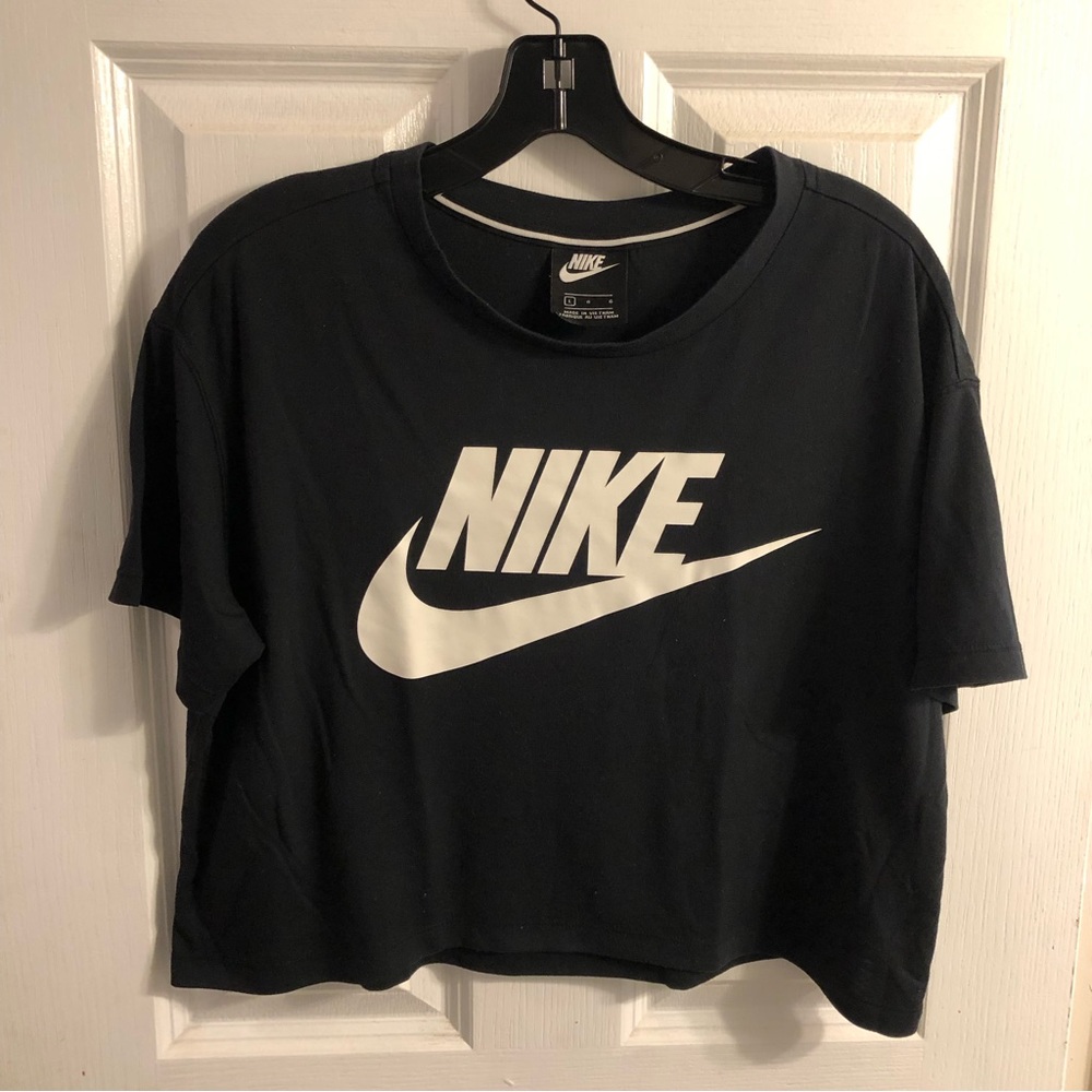 Women’s Nike Short T-Shirt Size Large